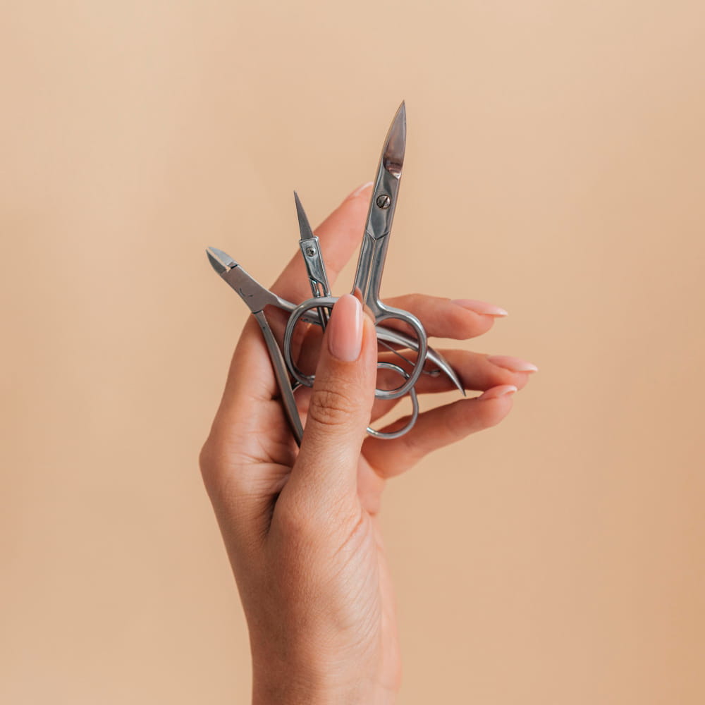 Coutellerie-pharmacie-tour-des-roches-saint-paul